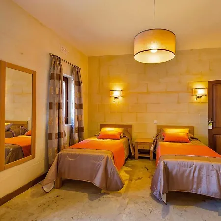 The Almonds Luxury San Lawrenz