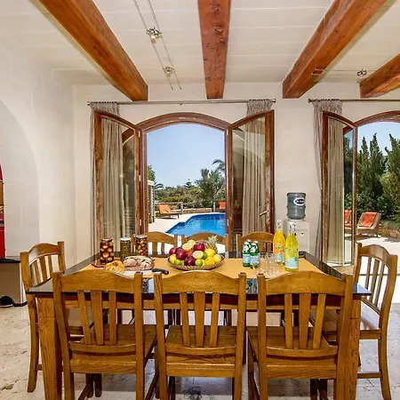 The Almonds Luxury * San Lawrenz